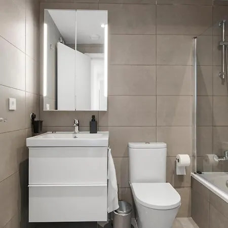 Modern 3 Bedroom With Big Terrace